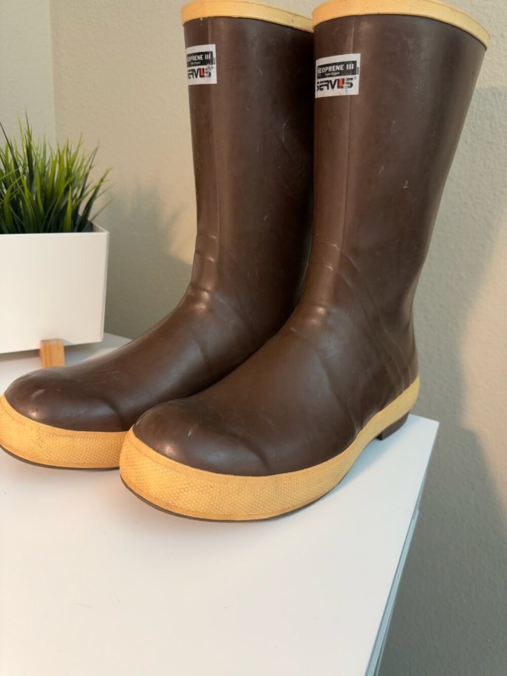 SERVUS NEOPRENE III Waterproof Rubber Work Boots - size 9